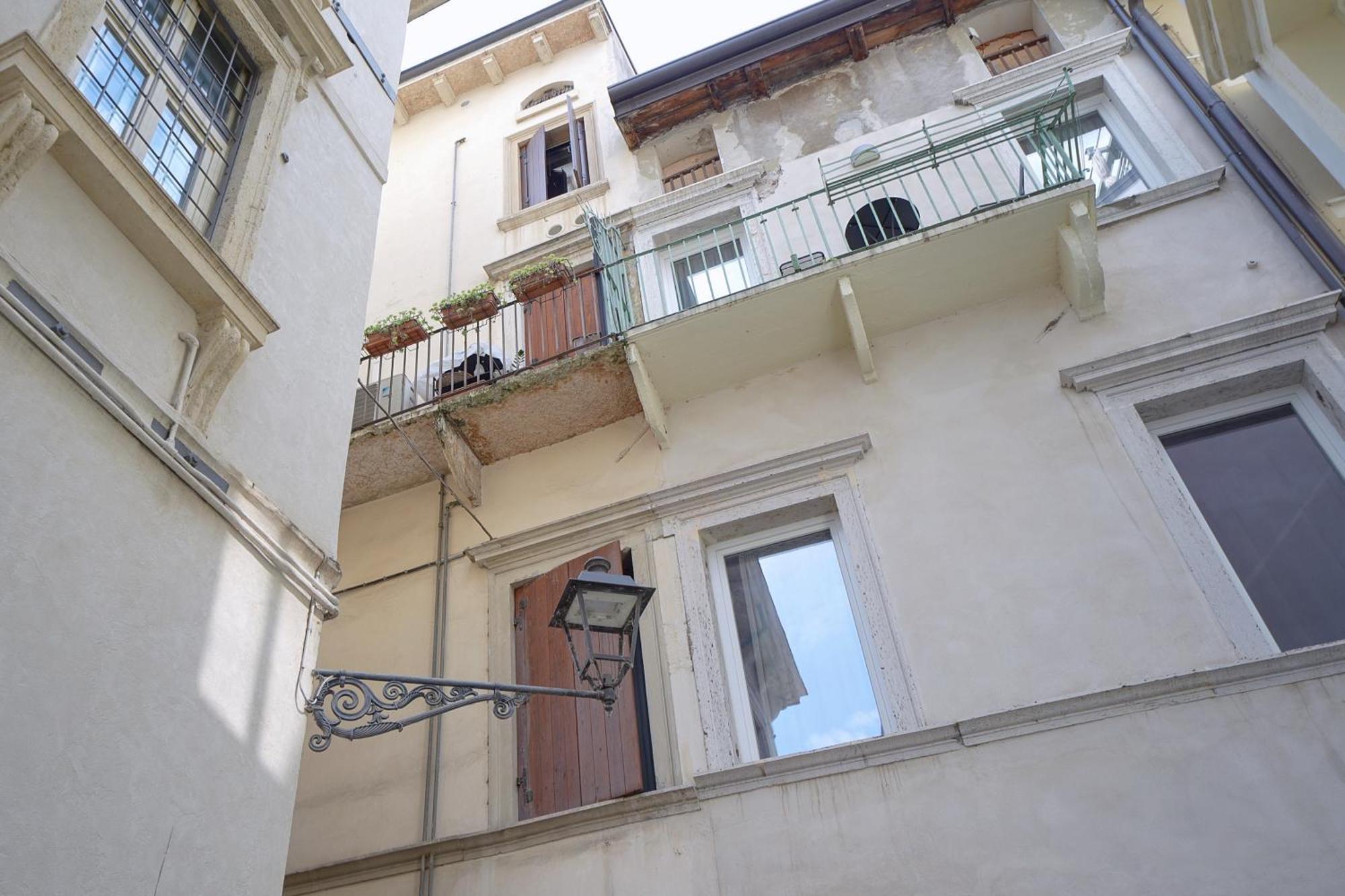 Palazzo Di Giulietta - Juliet'S Palace Verona Exterior foto
